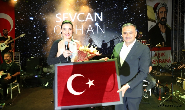 38. Aşık Seyrani Kültür Ve Sanat Festivalinin 2. gününde Sevcan Orhan rüzgarı esti!