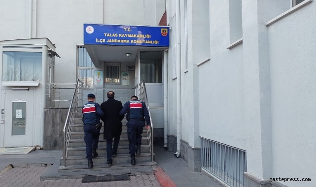 Kesinleşmiş cezası bulunan FETÖ üyesi, jandarmadan kaçamadı!