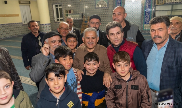 Başkan Büyükkılıç, Ramazan’ın bereketini vatandaşla yaşıyor!