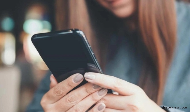 Gençlere vergisiz cep telefonu vaadinde iki formül!
