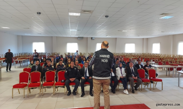 Narkotik polisinden ‘Narko Rehber’ eğitim faaliyeti!