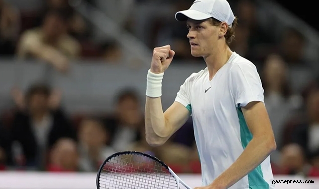 Avustralya Açık'ta Novak Djokovic'i eleyen Jannik Sinner finale çıktı!