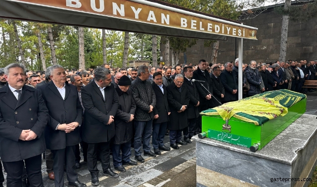 Hüseyin Akay'ın acı günü: Vefat eden annesi son yolculuğuna uğurlandı!