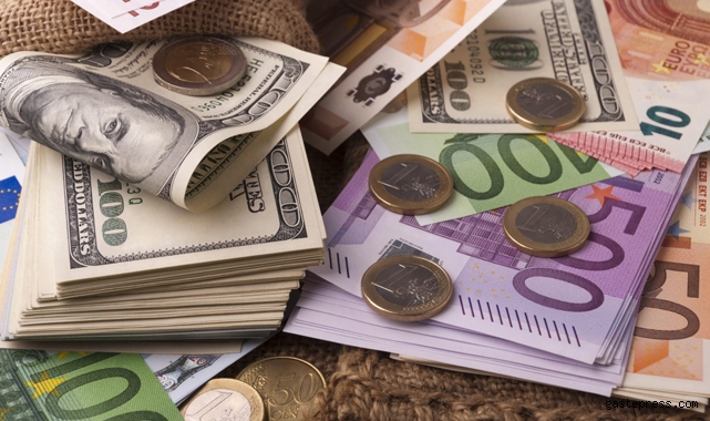Dolar ve Euro'da günün ilk rakamları!
