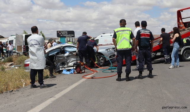 Otomobille çarpışan araç sulama kanalına düştü!