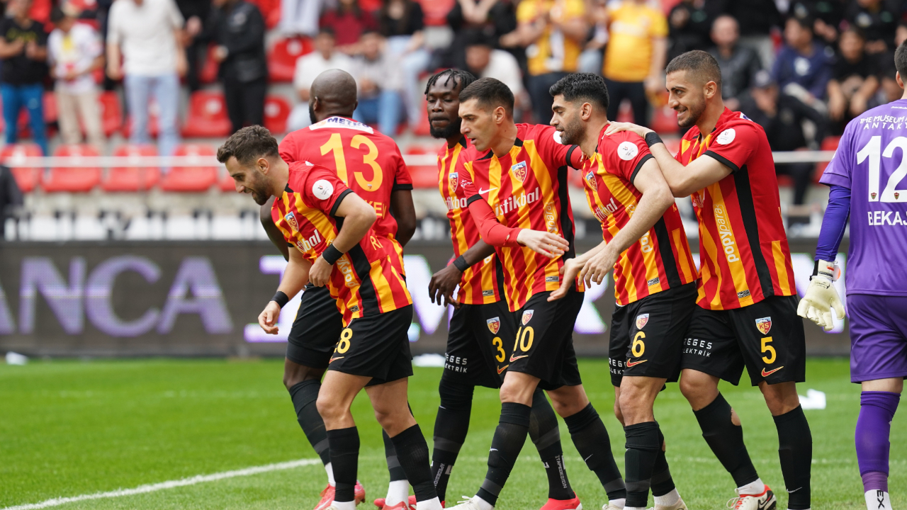 Kayserispor’dan evinde 5 gollü galibiyet!
