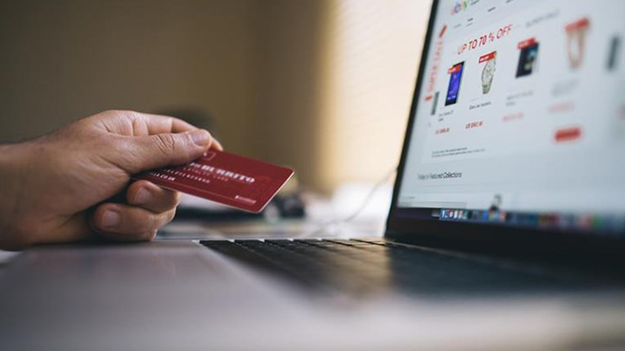 Ticaret Bakanlığı duyurdu: İnternet alışverişlerinde yeni dönem yarın başlıyor!