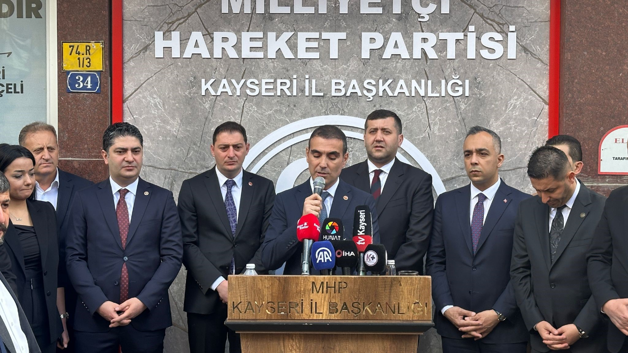 MHP’de bayramlaşma!