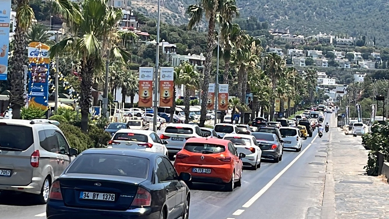 Tatilciler dönüş yolunda! Yoğunluk başladı!