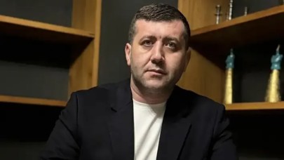 Baki Ersoy'dan Dikkat Çeken Mesaj: "Bir Kurt Görün Bu Gece, Rüyanız Parçalansın!"
