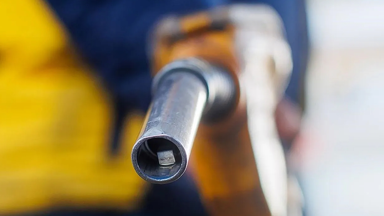 Brent petrol Ağustos 2021'den bu yana ilk kez 65 doların altında! Pompaya da yansır mı?