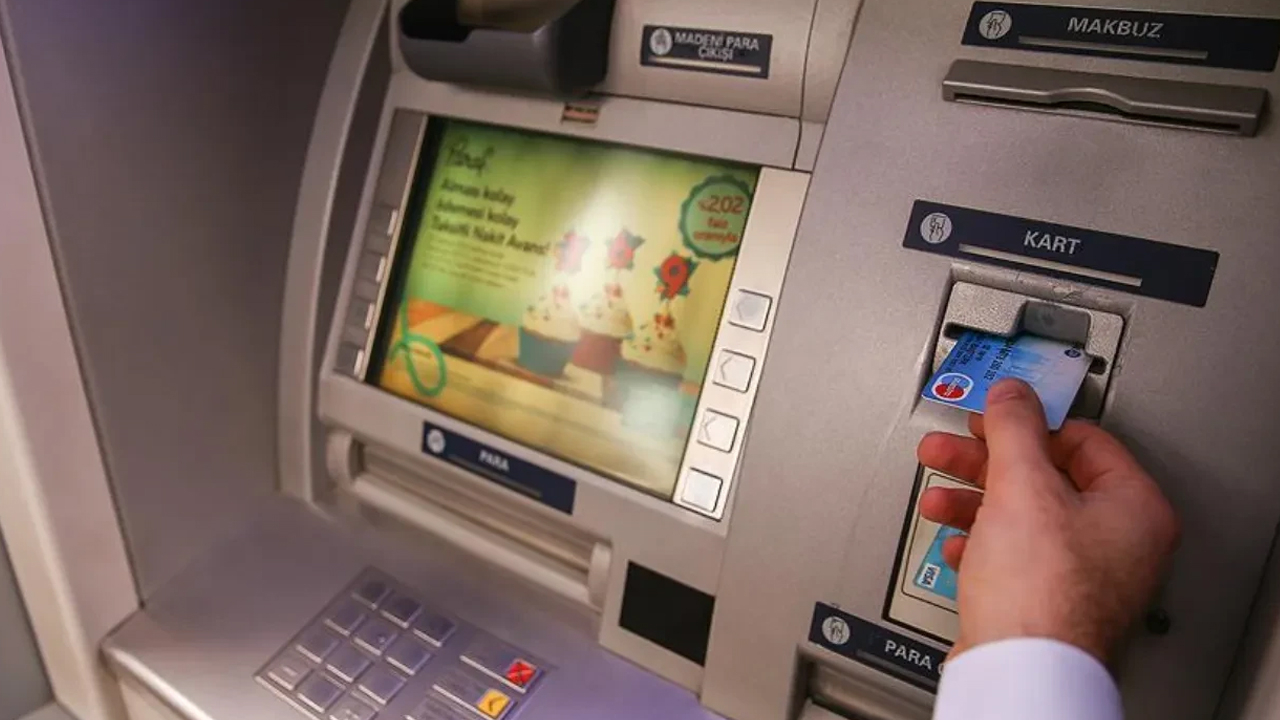 ATM'lerde yeni dönem: Para çekme limitleri değişti!