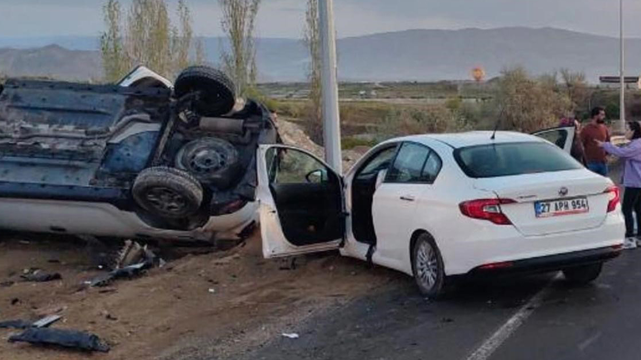İki otomobilin kafa kafaya çarpıştığı kazada 3 kişi yaralandı!