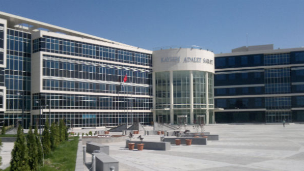 Kayseri'de parkta işlenen cinayetin 2 sanığına toplamda 36 yıl hapis cezası!