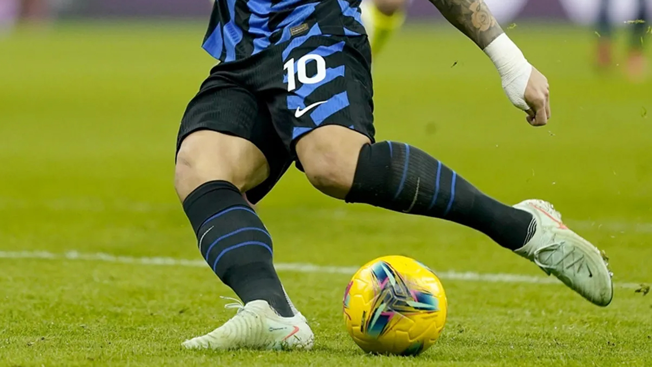 İtalya'da lider değişti Inter ağır yaralı Napoli vites yükseltti!