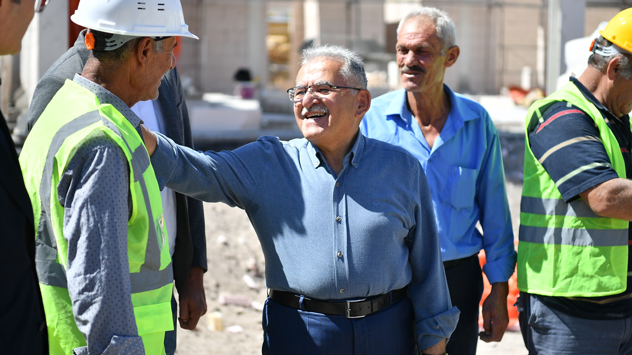 Başkan Büyükkılıç'tan Eğribucak’taki yeni itfaiye binasının inşaatına yerinde inceleme!