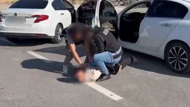 Kayseri'de ruhsatsız silah operasyonu!