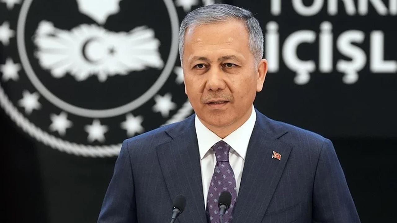 Trafikte yeni dönem... Bakan Yerlikaya resmen açıkladı: O kişilerin ehliyetine 30 gün el konulacak!