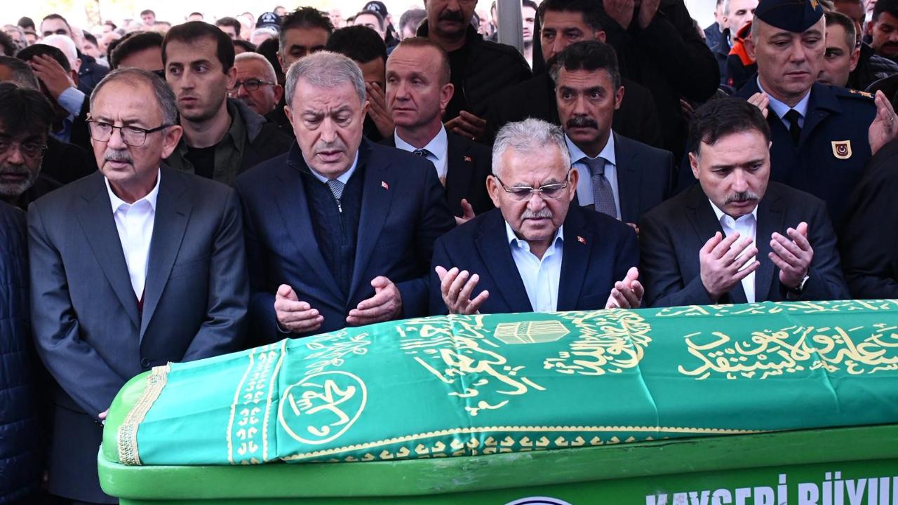 Başkan Büyükkılıçın ağabeyi Ramazan Büyükkılıç toprağa verildi!