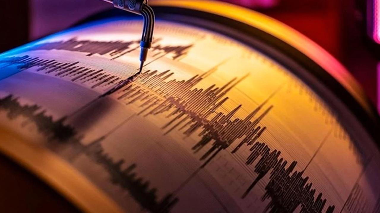 Balıkesir'de deprem oldu! Sındırgı depremi büyüklüğünü AFAD duyurdu!