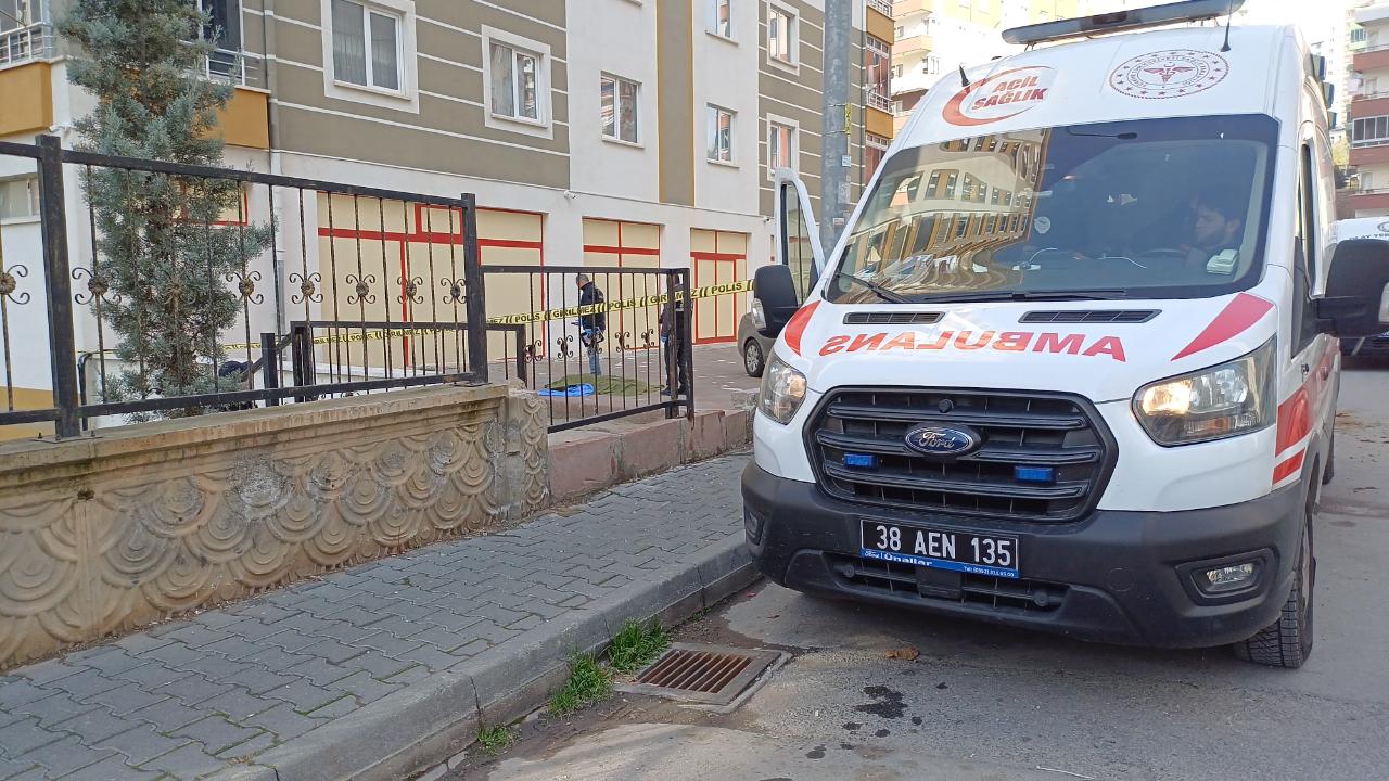 Kayseri'de 8. kattan düşen kadın öldü!