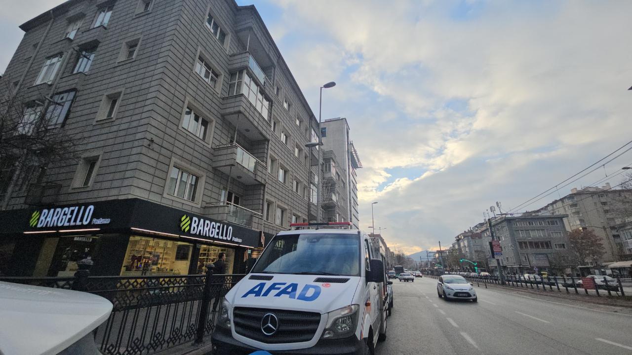 Kayseri’de “Kolondan Ses Geliyor” İhbarı Kısa Süreli Paniğe Neden Oldu!