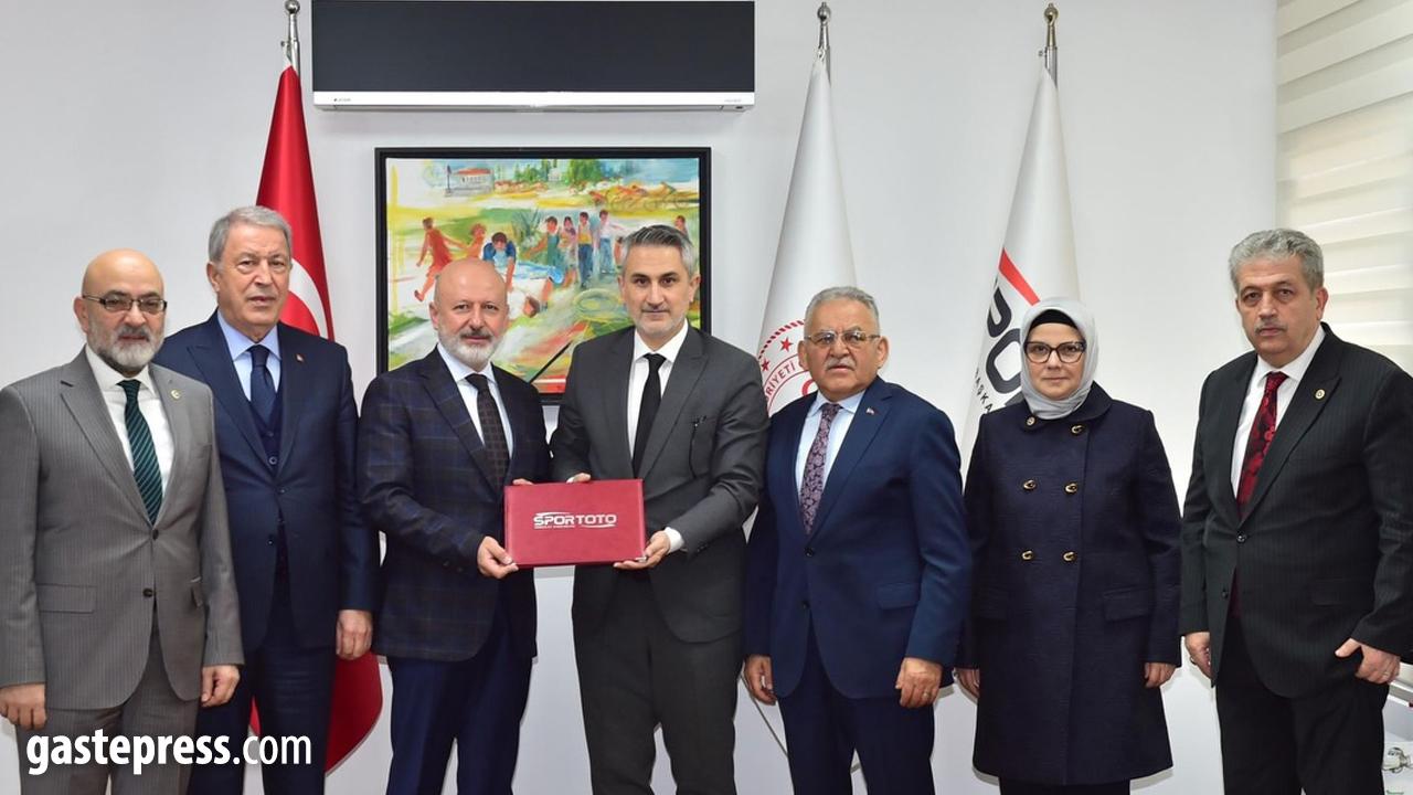 Başkan Çolakbayrakdar: "Seyrani'ye Yakışır Kapalı Spor Kompleksini Kazandırıyoruz"