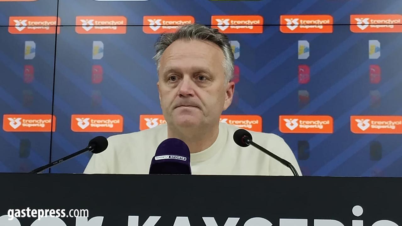 Kayserispor Teknik Direktörü Erling Moe: “Kırmızı karta rağmen sahada daha iyi olan taraf bizdik”