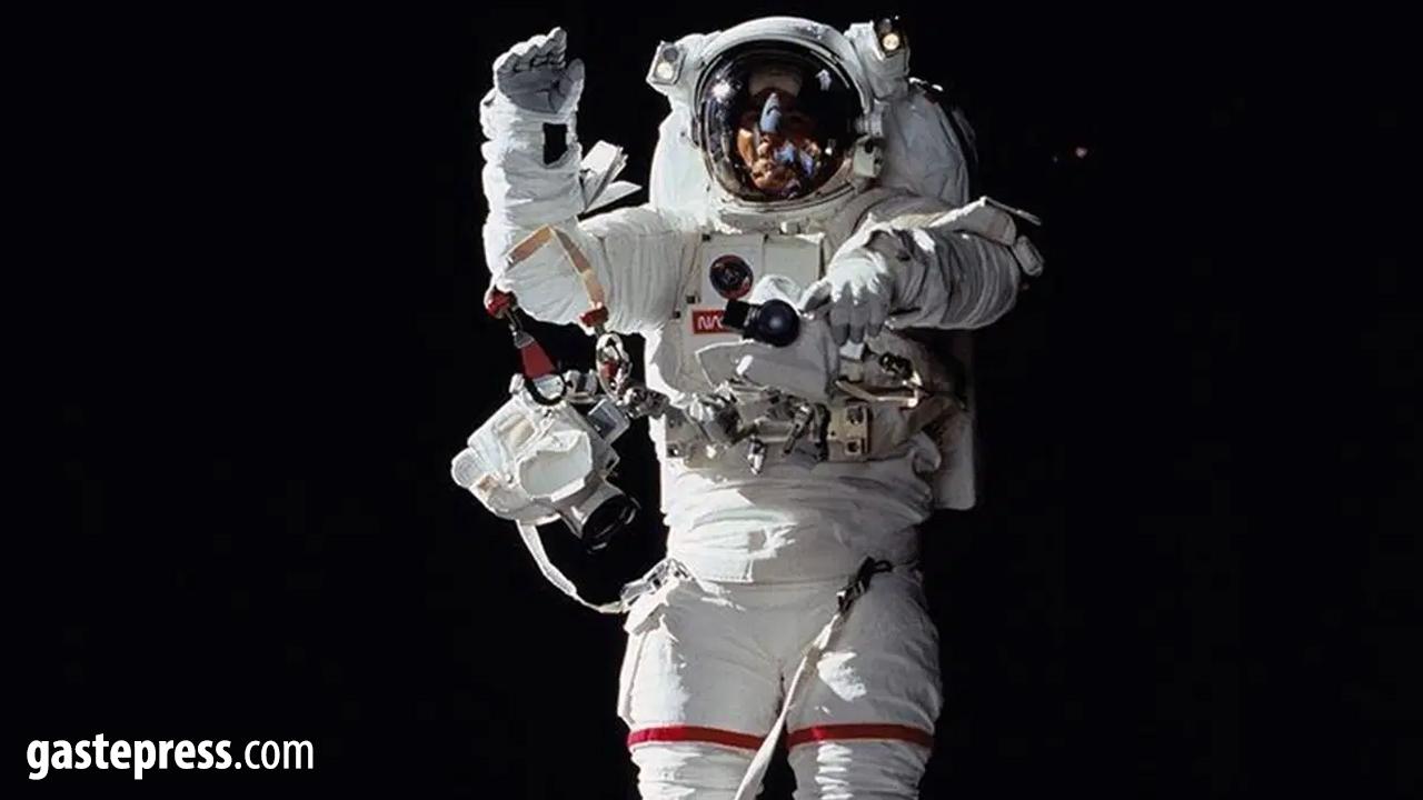 NASA’da yeni dönem: Astronotlar uzaya akıllı telefonlarıyla gidecek!