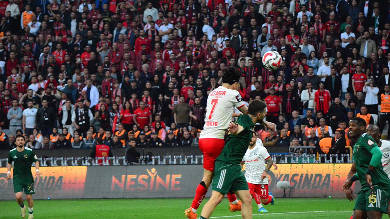 Çorum FK’dan tarihi başarı! Süper Lig biletini kaptı!