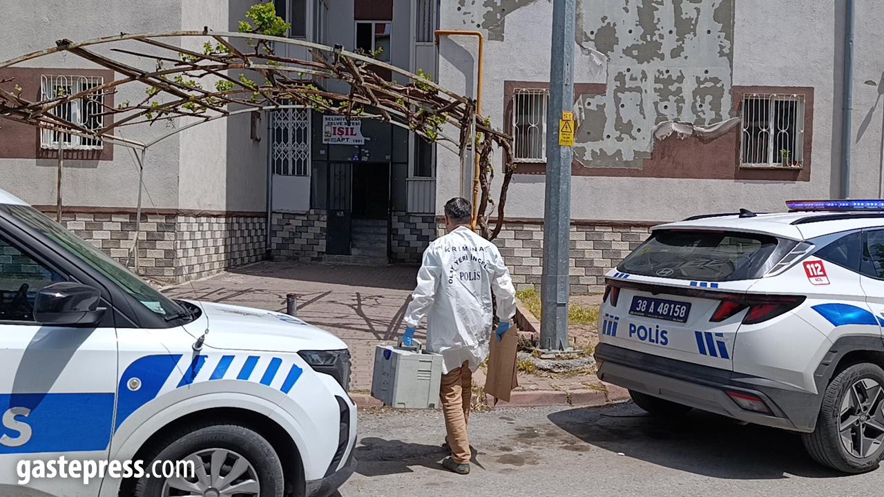 Evinde vurulmuş halde ölü bulundu!