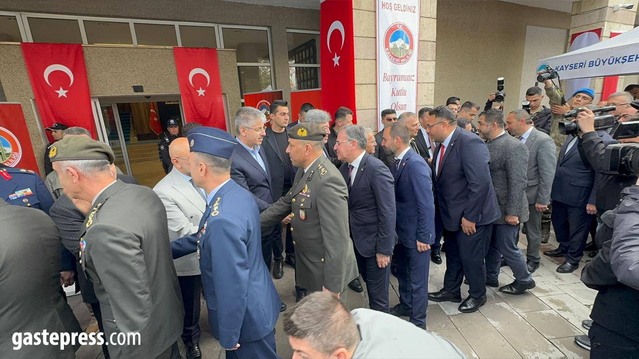 Kayseri Protokolü Bayramlaştı: “Bayramı Hüzne Döndürmeyelim”