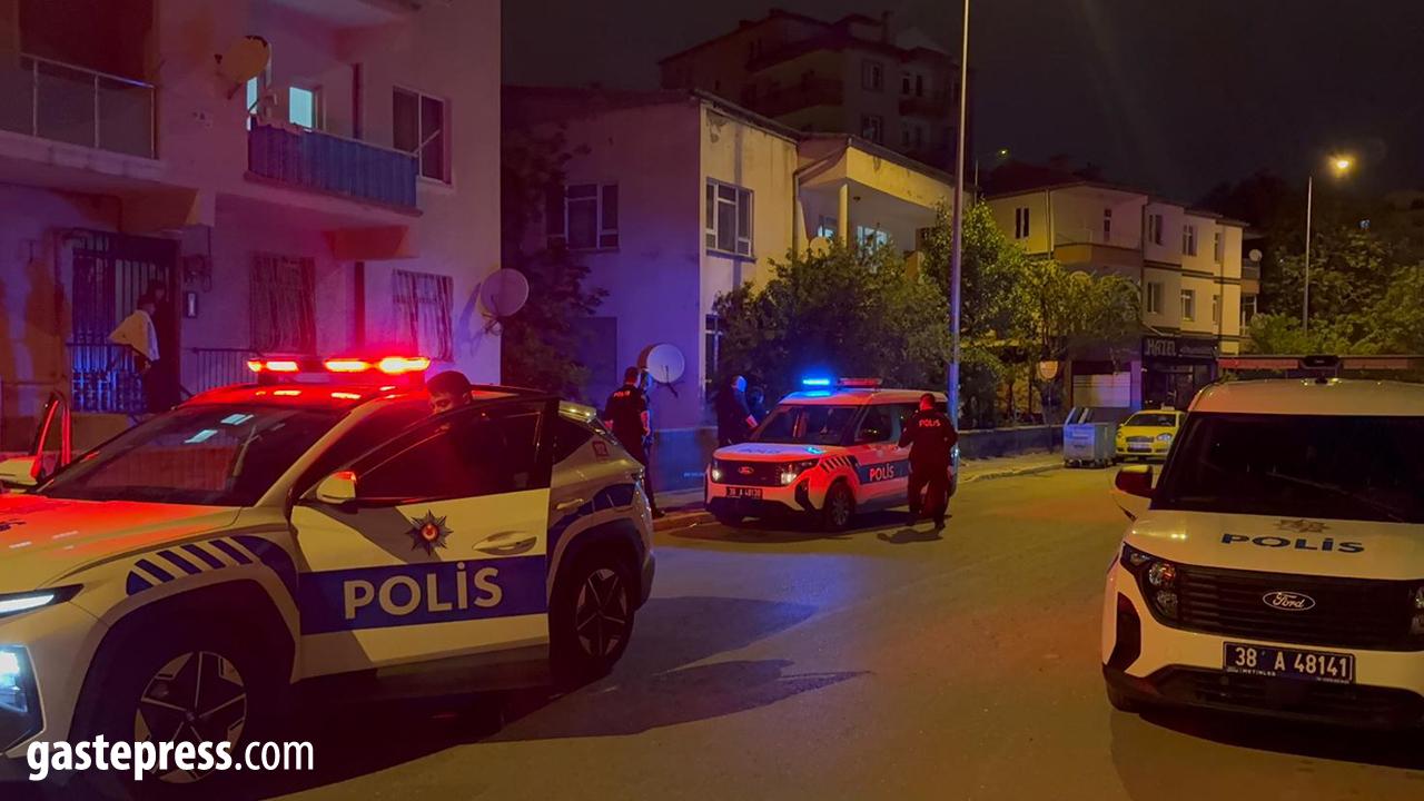 Kayseri’de Bıçaklı Kavga: 2 Kişi Yaralandı!