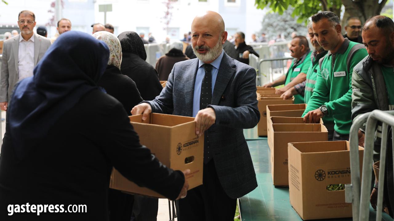 Kocasinan’da 300 Bin Kök Organik Domates Fidesi Dağıtıldı!