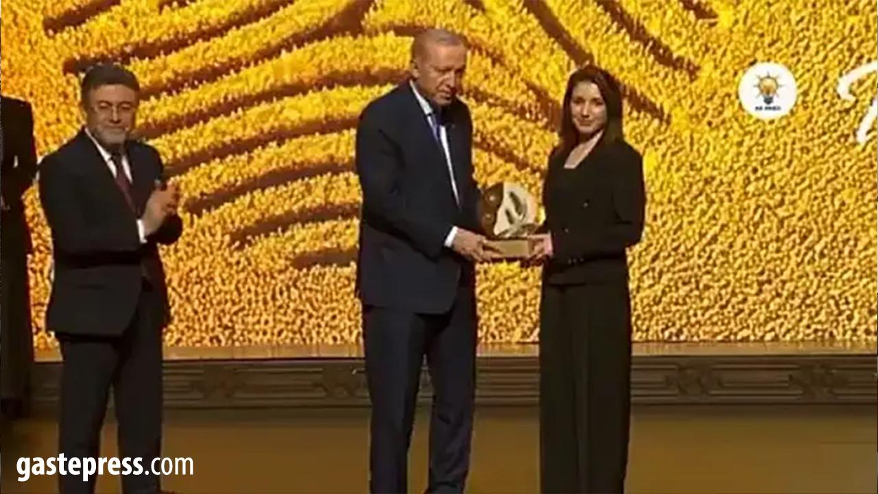 Memduh Büyükkılıç’tan genç üretici Sevcan’a övgü dolu paylaşım!