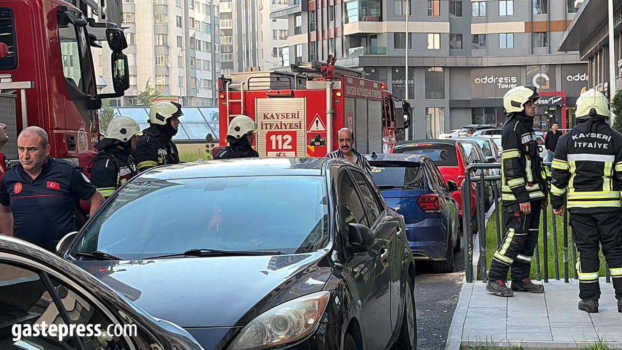 20 katlı binada yangın paniği: Bina sakinleri yanlış alarmla