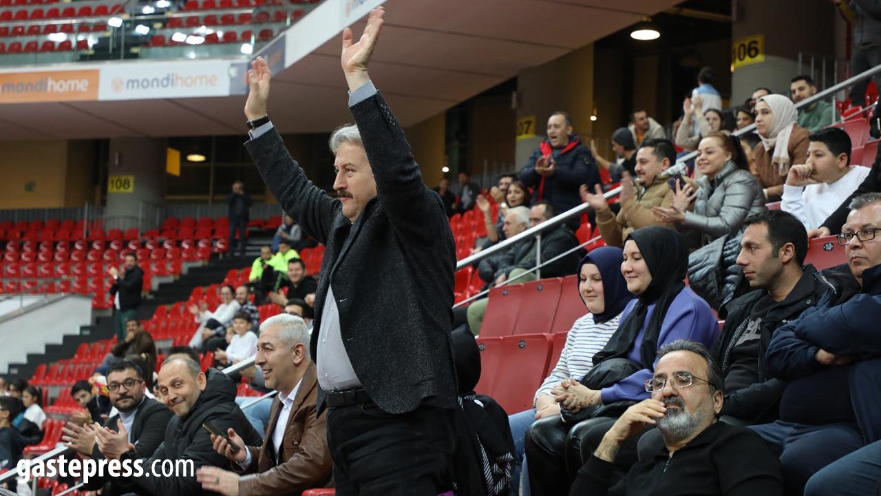 Başkan Palancıoğlu'ndan Kayseri'ye Çağrı: "Şehrin Takımına Hep Birlikte Sahip Çıkalım"