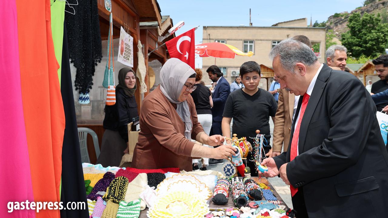 Bu Pazar, Talas'ın ikinci Maharetli Eller'i!