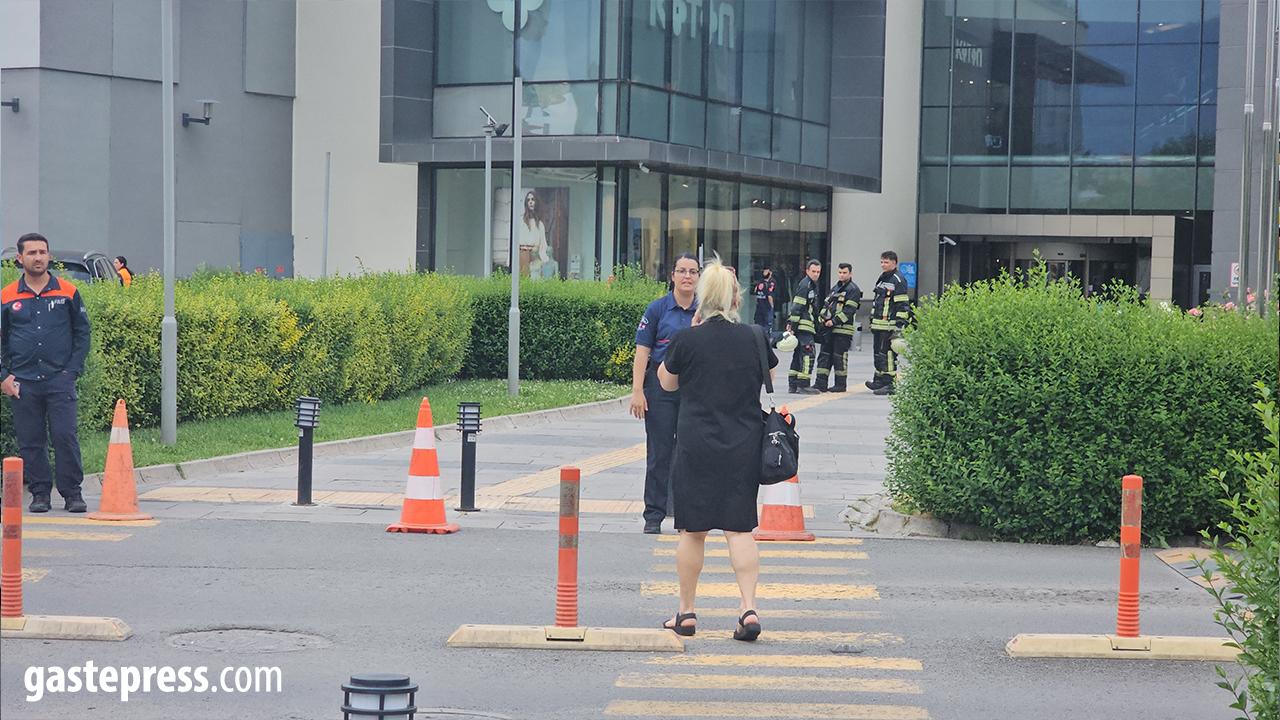Forum Kayseri'de Bomba İhbarı Paniği! Bir Giriş Ge