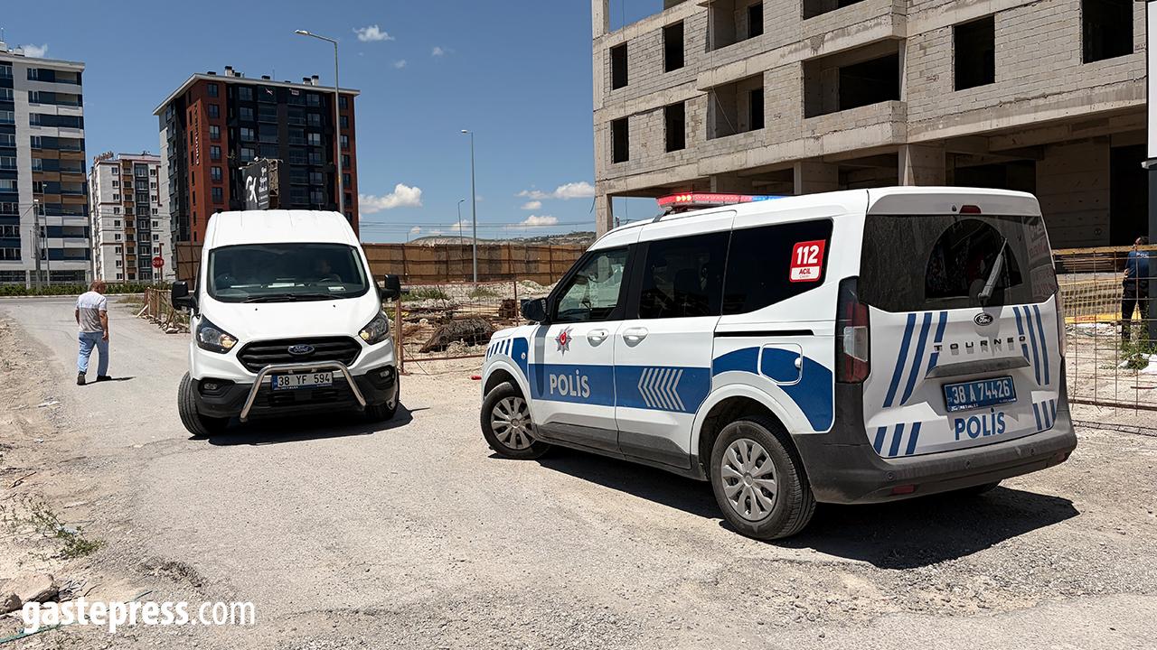 İnşaatın 4. Katından Havalandırma Boşluğuna Düştü: