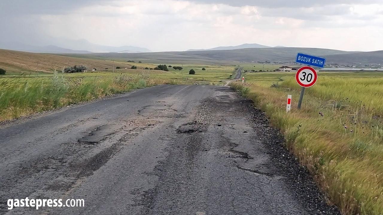 Kayseri-Boğazlıyan sınırındaki bozuk yol vatandaşları isyan ettirdi!