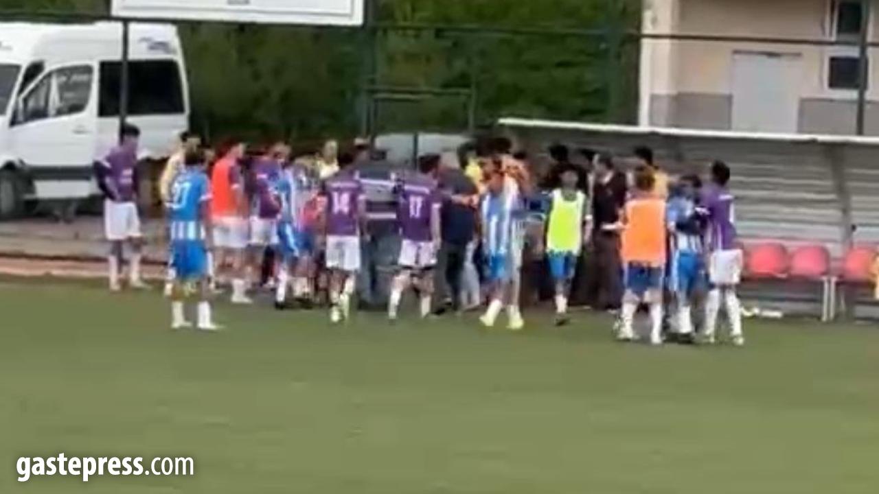 Kayseri'de amatör maçta hakeme saldırı!