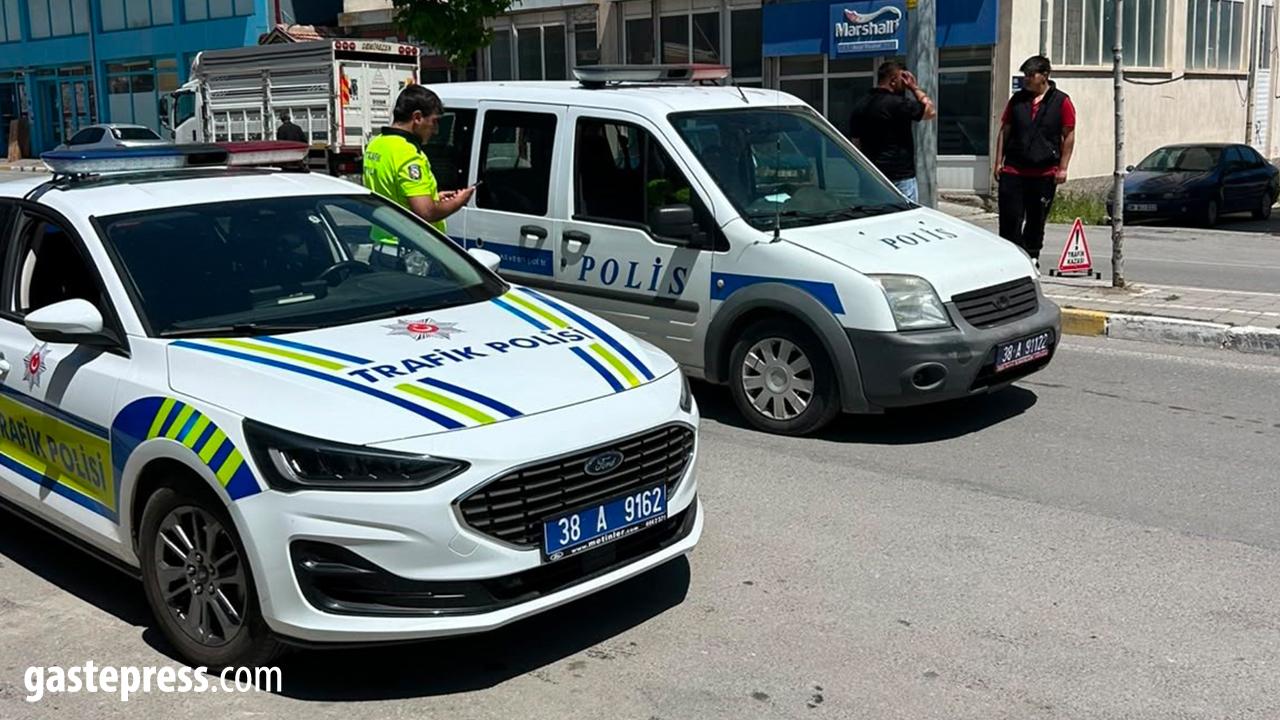 Kaza yapan motosiklet sürücüsü ağır yaralandı!