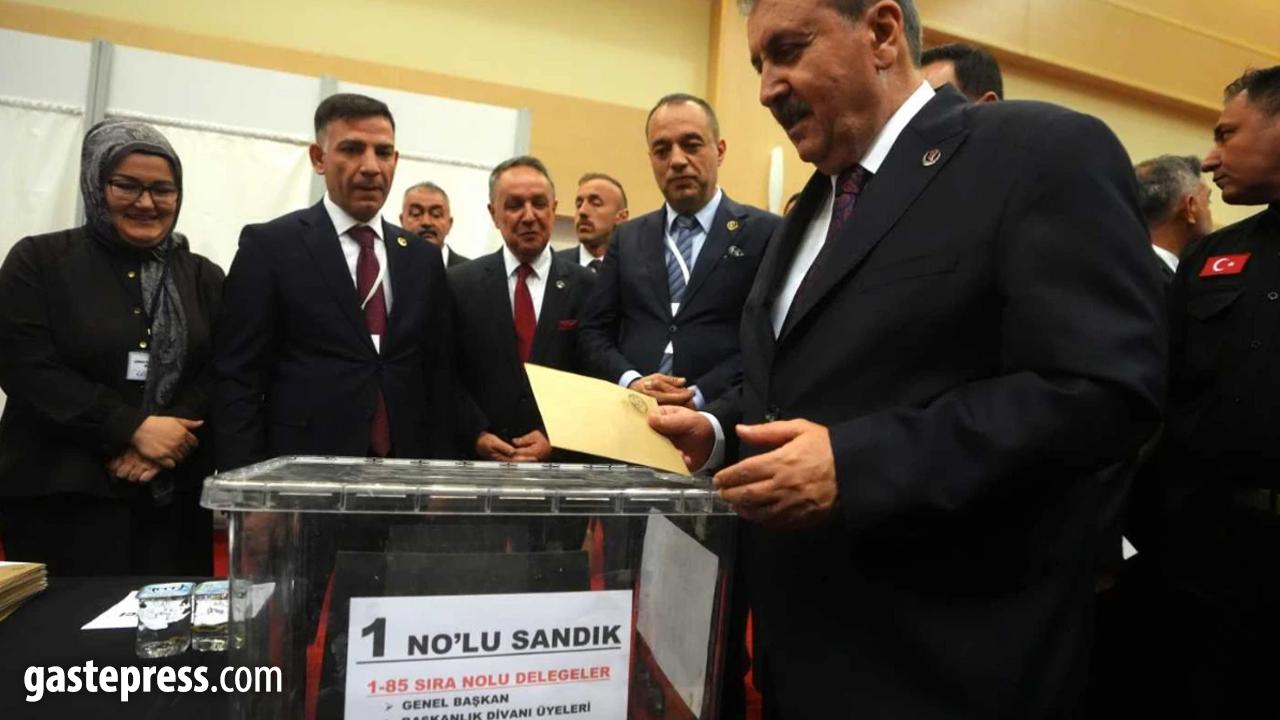 Mustafa Destici yeniden Büyük Birlik Partisi genel başkan se