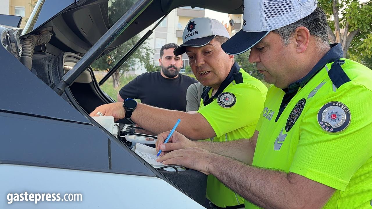 Şüphe üzerine durdurulan sürücü 1.06 promil alkollü çıktı!