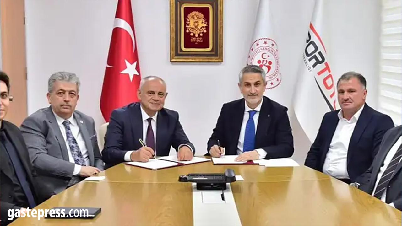Yahyalı’ya Yarı Olimpik Yüzme Havuzu Müjdesi! Protokol İmzalandı!