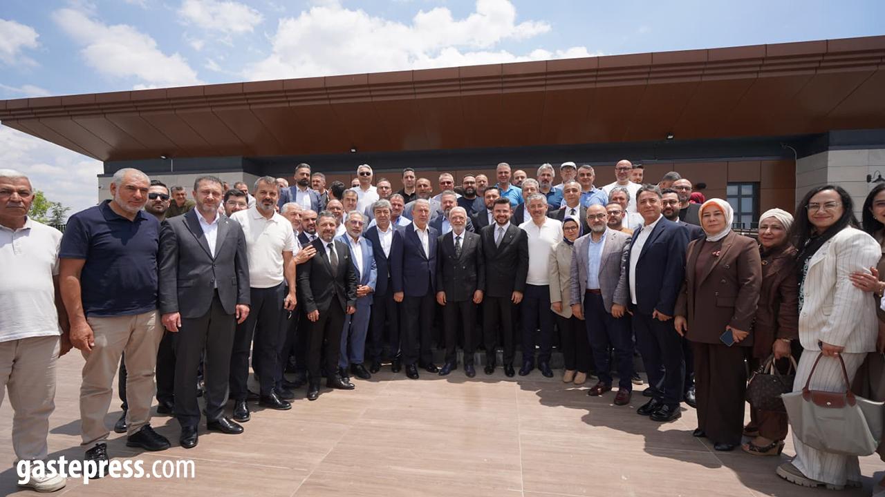 AK Parti Kayseri Teşkilatı Görevdeki 500. Gününü İstişare Toplantısıyla Değerlendirdi!