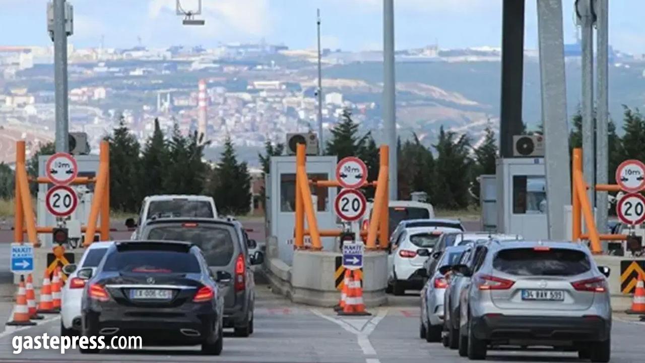 Asgari ücrete zam beklerken... Otoyol ve köprü ücretlerine zam geldi: İşte yeni geçiş ücretleri!
