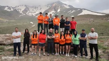Başkan Özdoğan, Erciyes'te dağcılarla zirve heyecanına ortak oldu!