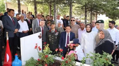 Bünyanlı 15 Temmuz Şehidi Cennet Yiğit Kabri Başında Dualarla Anıldı!